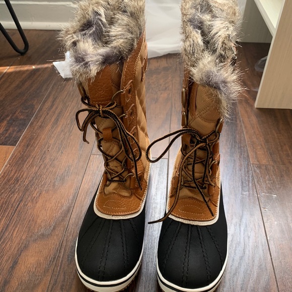 GlobalWin Snow Boot - Picture 1 of 5